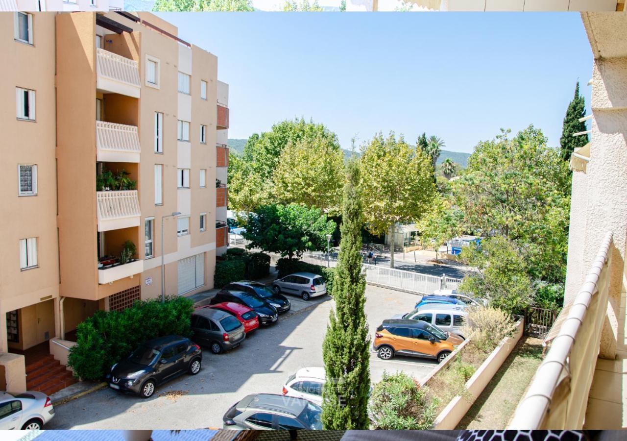 Les Gregoriennes T2 Centre-terrasse-parking-wifi Apartment Hyeres