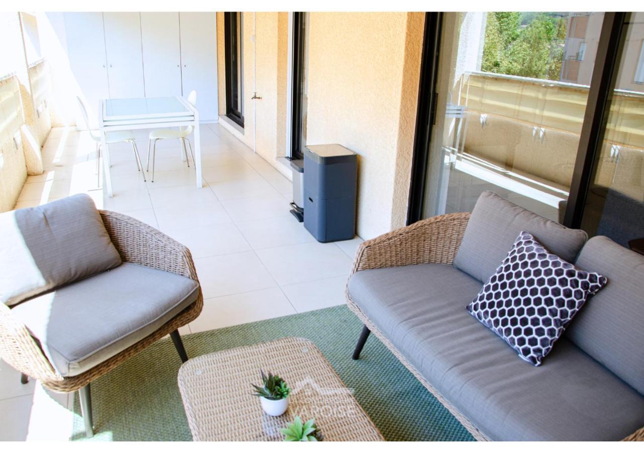 Les Gregoriennes T2 Centre-terrasse-parking-wifi Apartment Hyeres