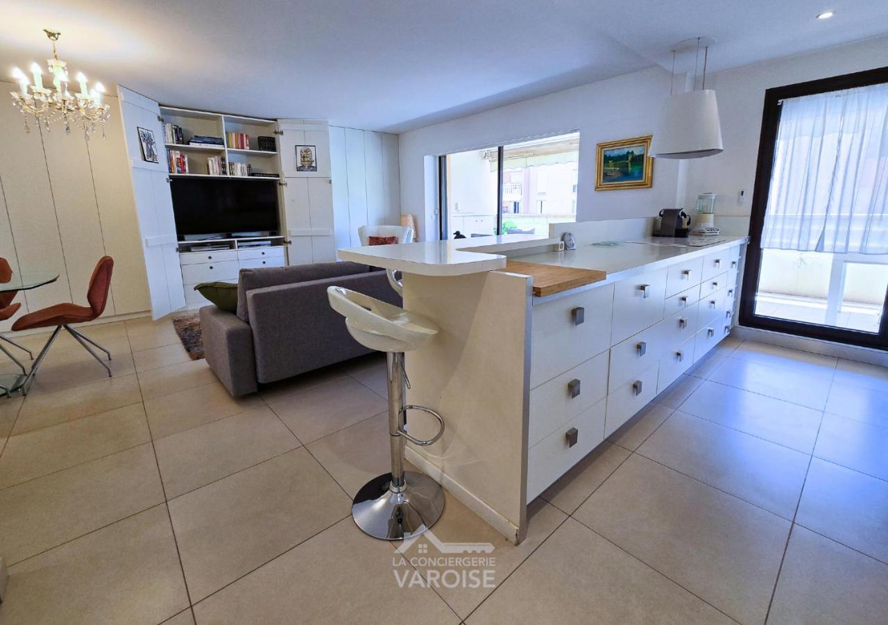 Les Gregoriennes T2 Centre-terrasse-parking-wifi Apartment Hyeres